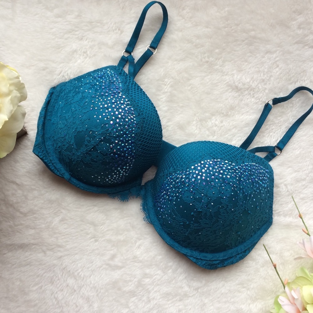 Victoria’s Secret 34DD Bra